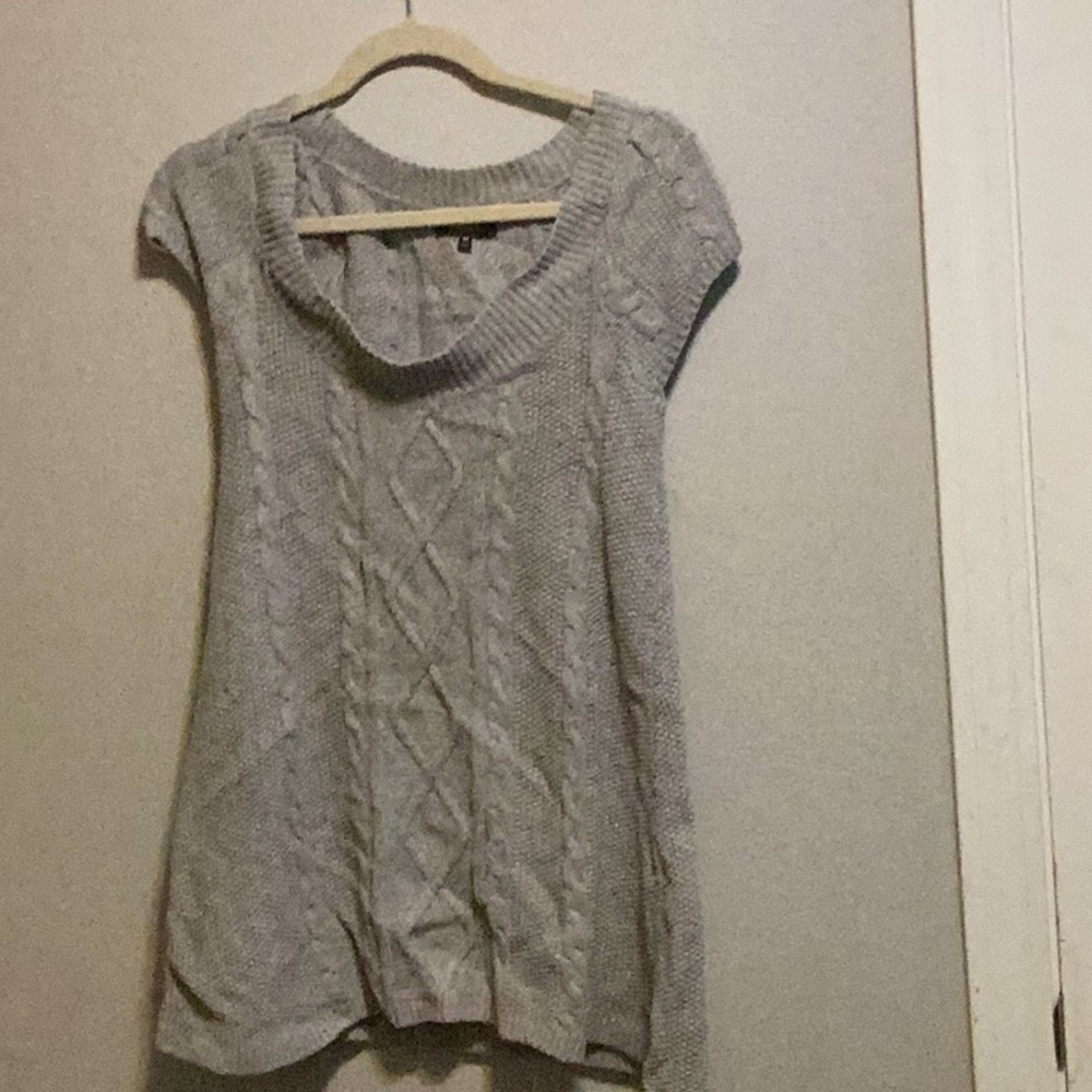 Gently used Expression sweater tunic size medium